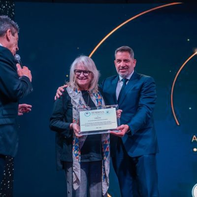 “Amigos para siempre”: AFADHYA entregó a Publitec una placa-homenaje por sus 60 años de trayectoria