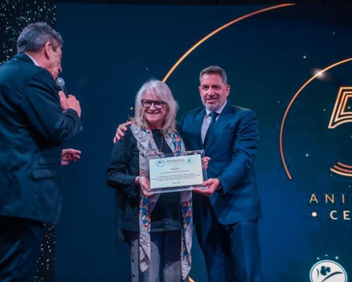 “Amigos para siempre”: AFADHYA entregó a Publitec una placa-homenaje por sus 60 años de trayectoria